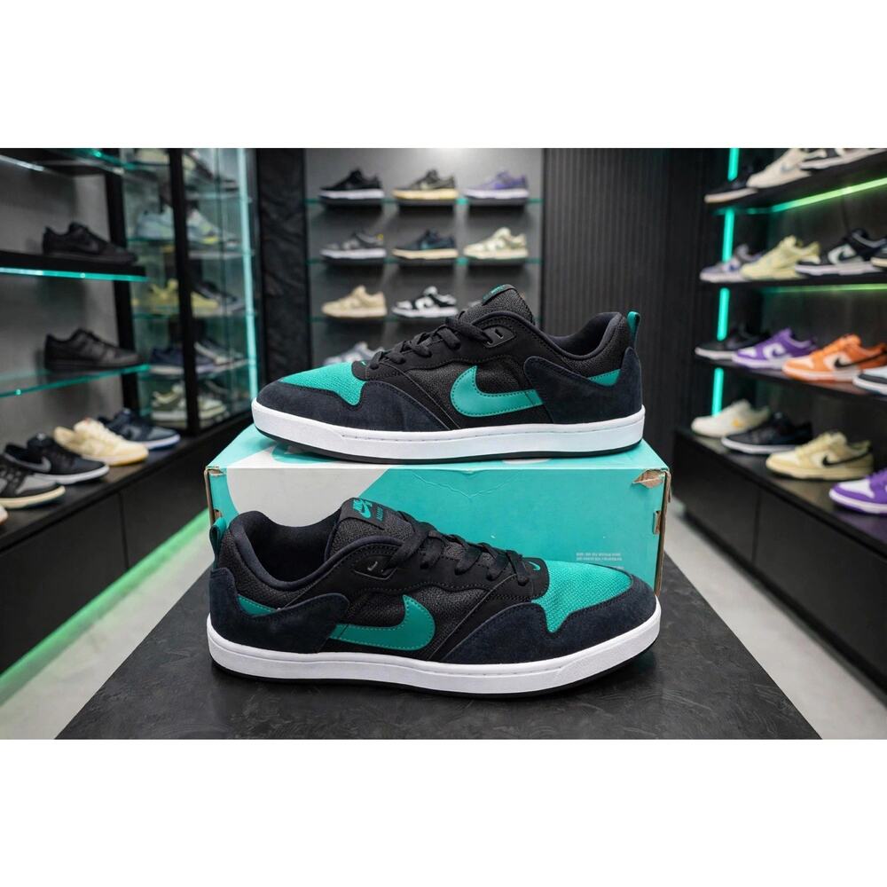 Size 13 Nike SB Alleyoop Black Mystic Green CJ0882-007 - Picture 2 of 10